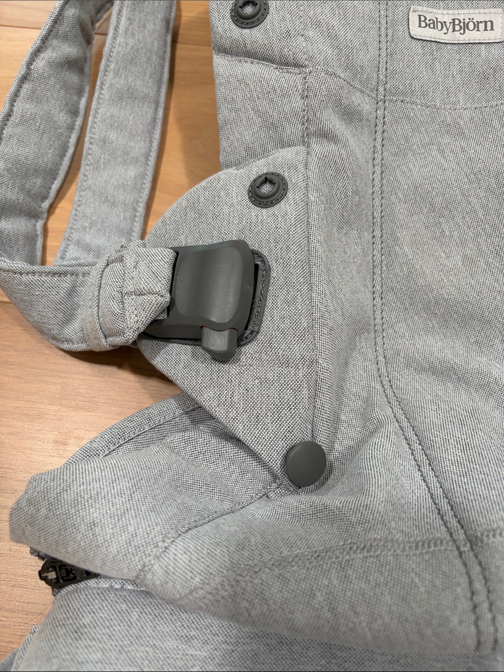 NWOT Baby Bjorn Harmony - light grey - Picture 6 of 7